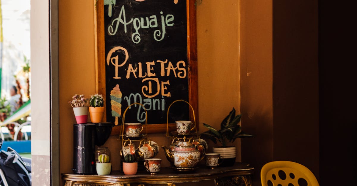 Chalkboard outside a Surquillo restaurant listing today's three-course menu del dia